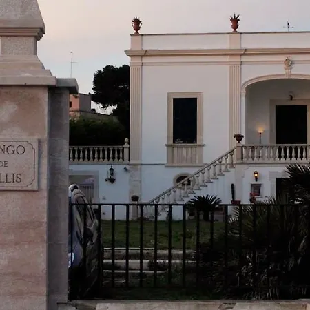 Longo De Bellis לינה וארוחת בוקר