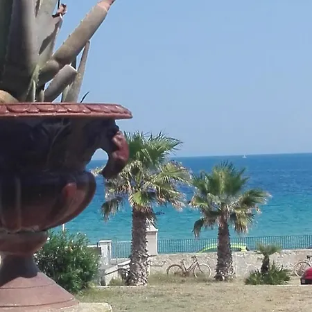 Longo De Bellis לינה וארוחת בוקר בארי